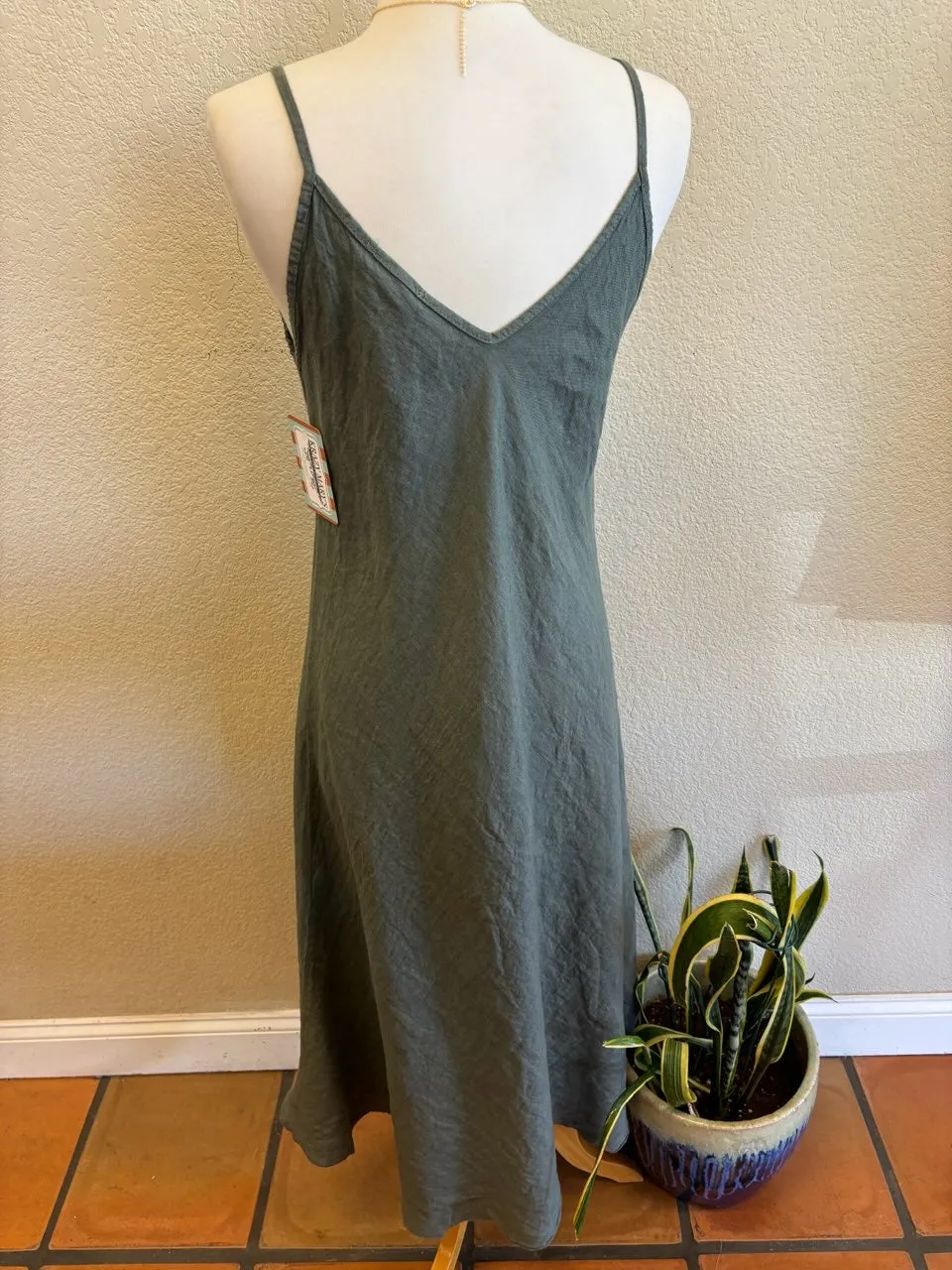 ALEX SLEEVELESS LINEN DRESS