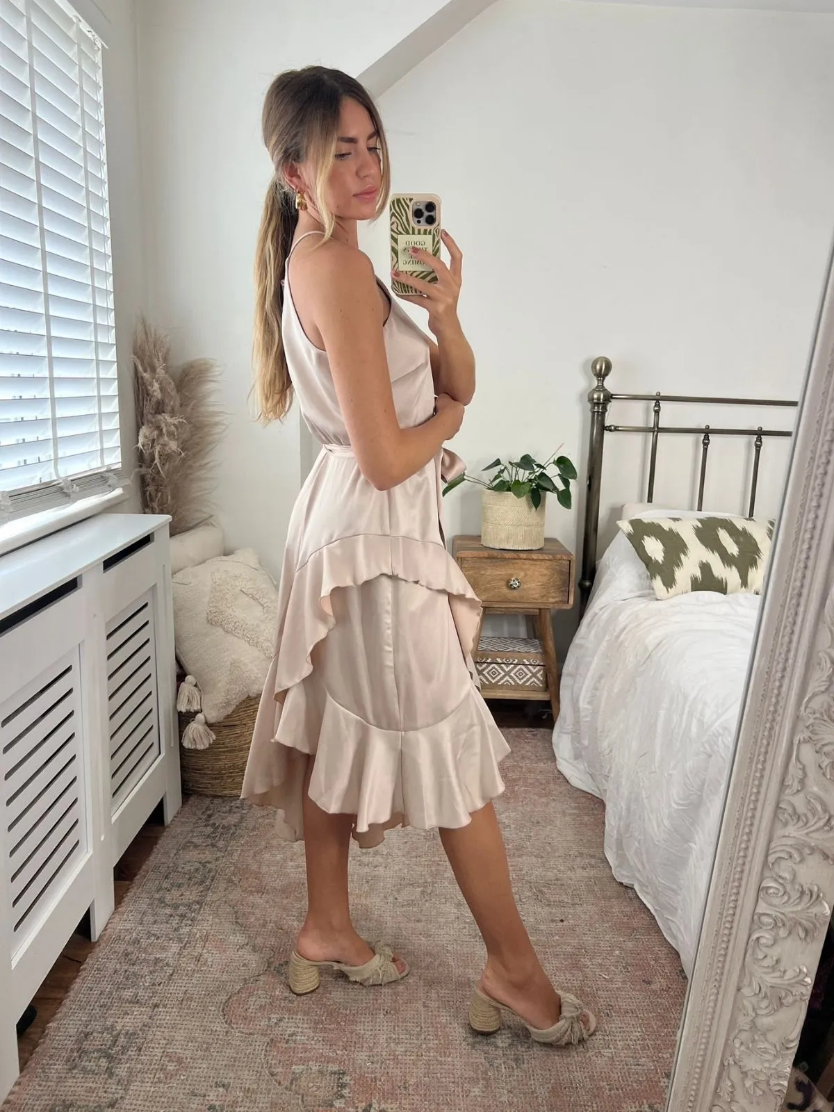 Ariana Halter Frill Dress / Oyster