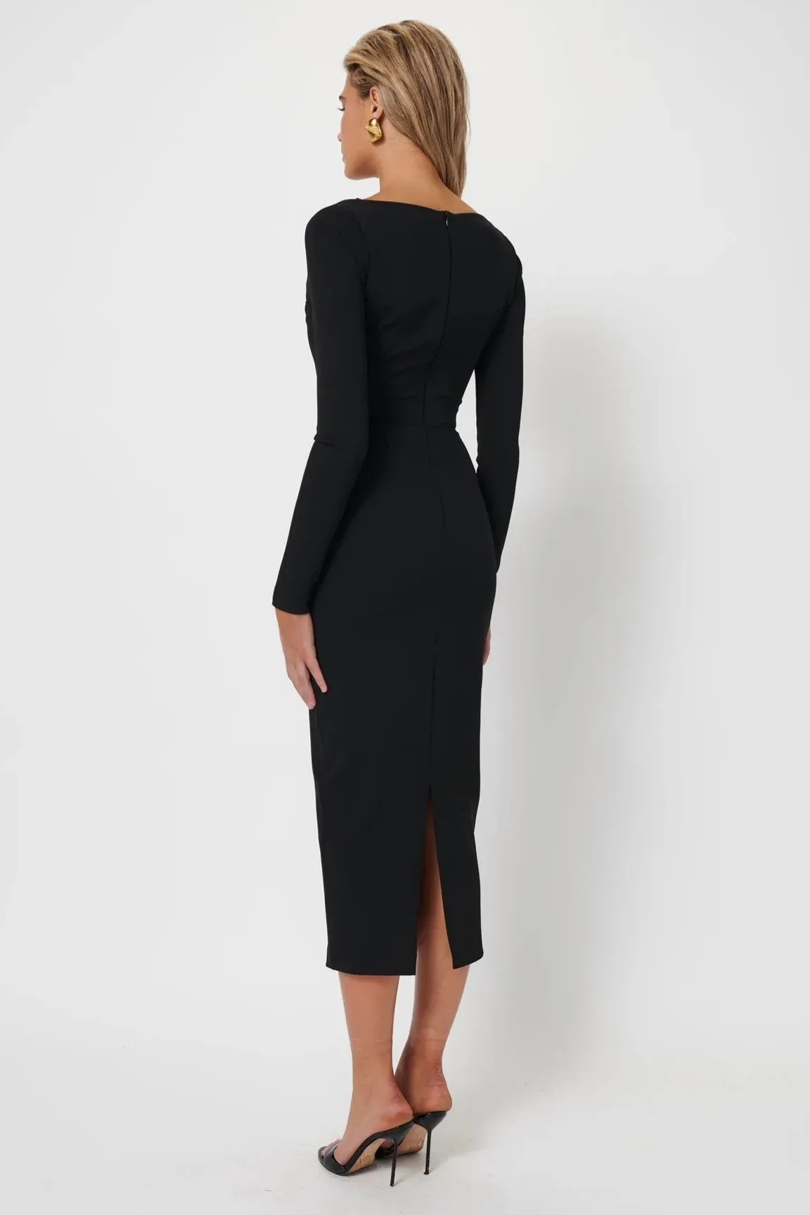 Certainly! Heres an optimized product title with relevant modifiers:

Elegant Black Mari Dress – Perfect for Evening Wear & Special Occasions