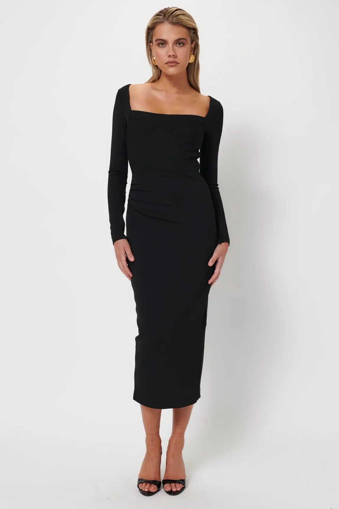 Certainly! Heres an optimized product title with relevant modifiers:

Elegant Black Mari Dress – Perfect for Evening Wear & Special Occasions