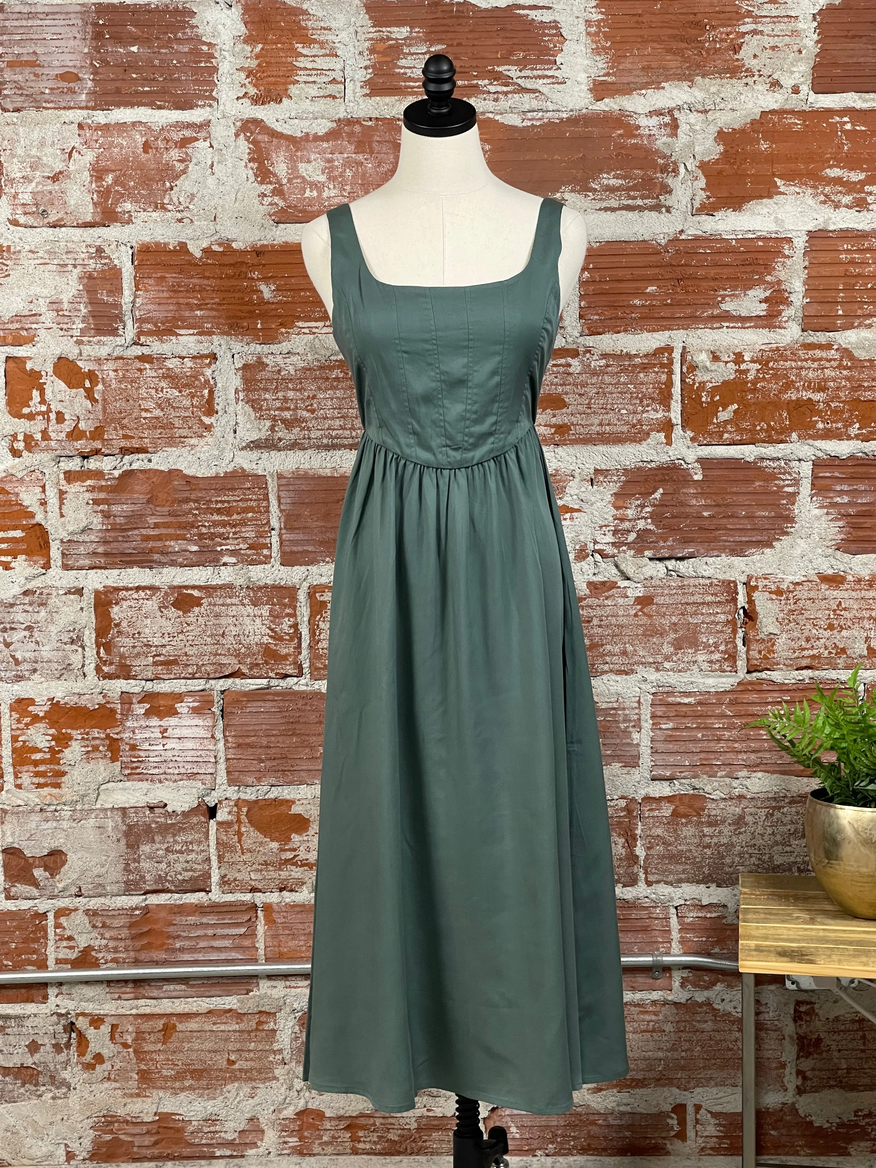 Pisa Dress in Botanical Green