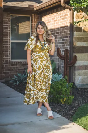 Elegant Maxi Dress in White with Dijon Accents